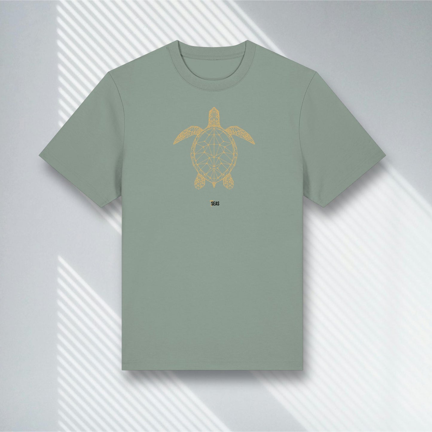 Helles Aloe T-Shirt mit goldenem Schildkröten Design, Stanley/Stella Sparker Aloe, Summer Style.