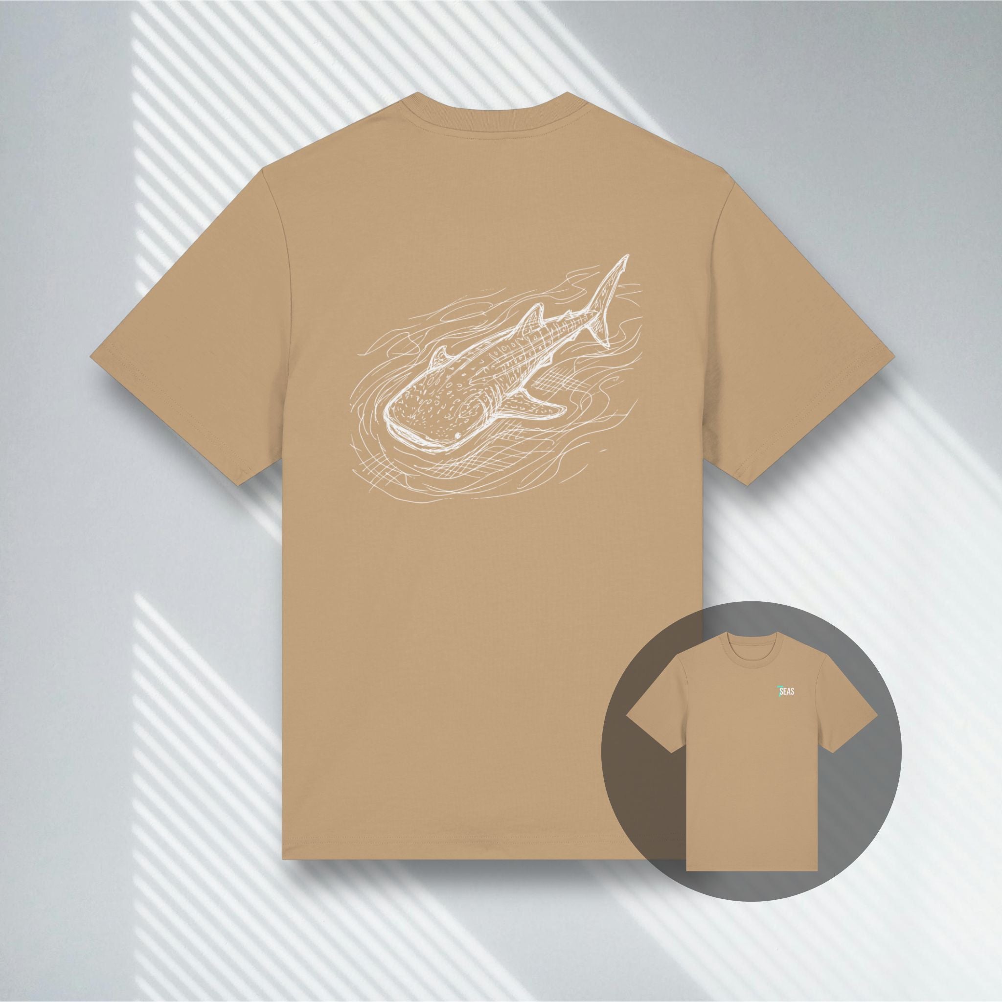 Hellbraunes T-Shirt (Farbe Latte) mit detailliertem Walhai-Motiv aus der Oceanic Blueprints Serie.