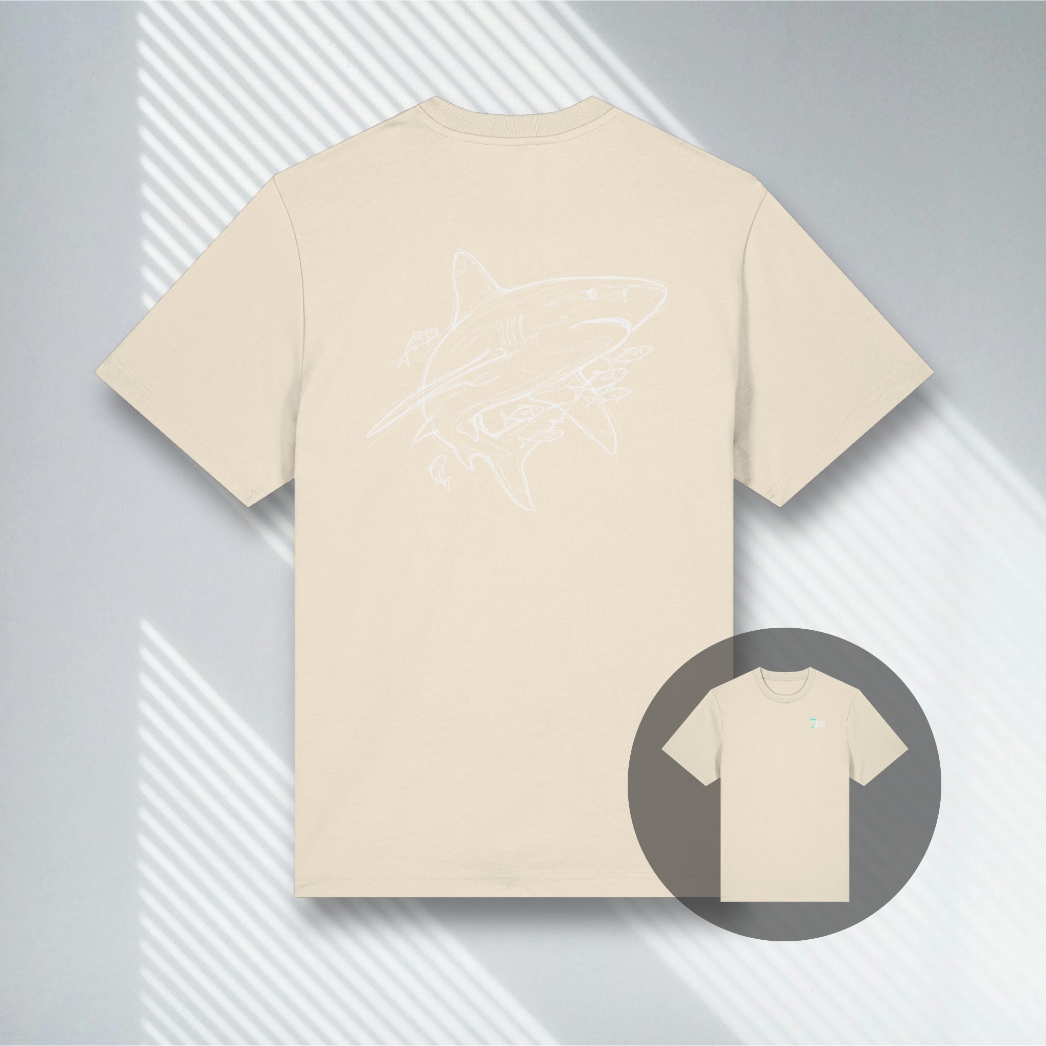 Ungefärbtes Bio-Shirt mit dem Longimanus Design der 7 Seas Kollektion.