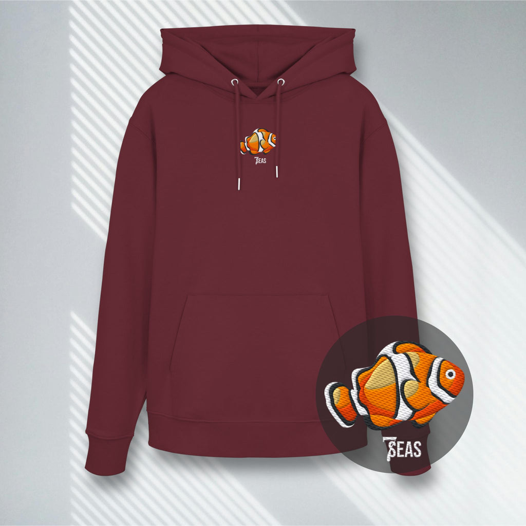 Weinroter Heavyweight Hoodie mit minimalistischem Clownfisch Stick, hochwertige maritime Stickerei.