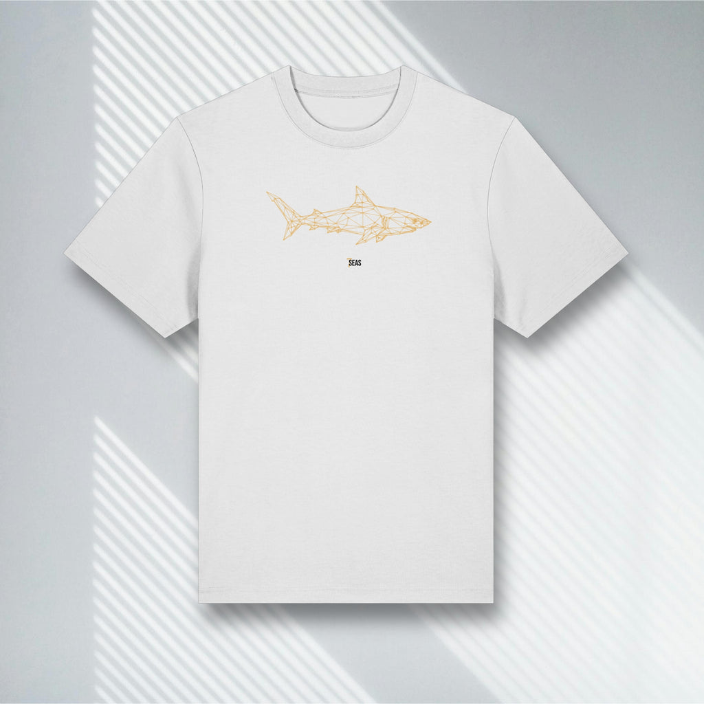 Weißes Bio-Baumwoll T-Shirt mit goldenem Hai Wireframe, Stanley/Stella Sparker 2.0, Living Gold Kollektion.