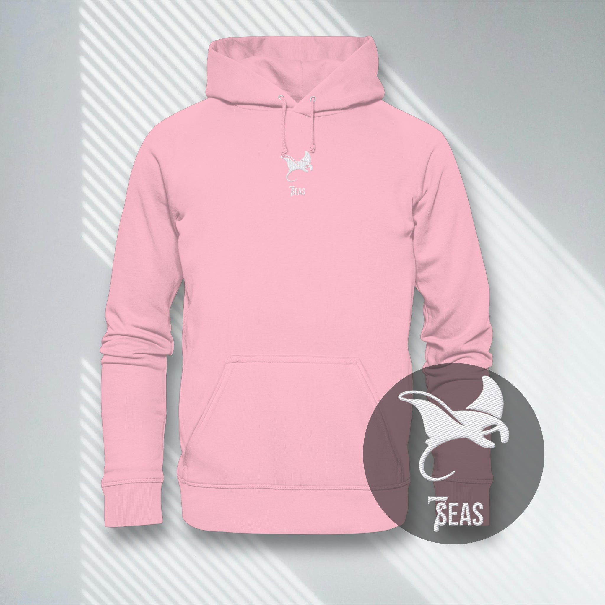 Rosafarbener Bio-Hoodie mit hochwertigem Mantarochen Stick, Scuba Lifestyle Bekleidung.